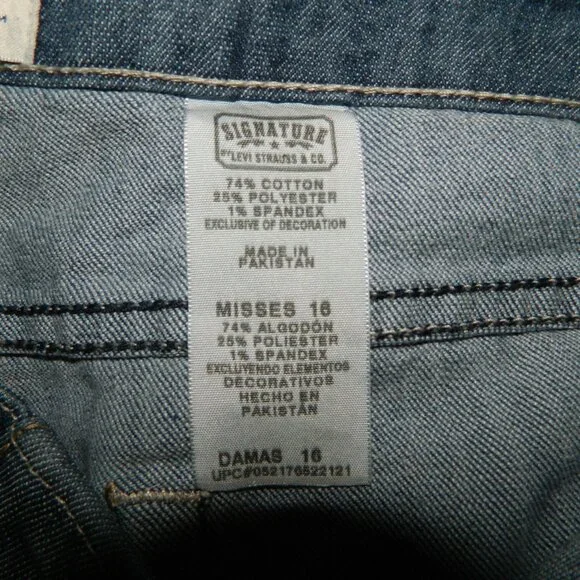 Signature by Levi Strauss Misses Bermuda Jean Shorts Size 16 (K-12) - Picture 4 of 4